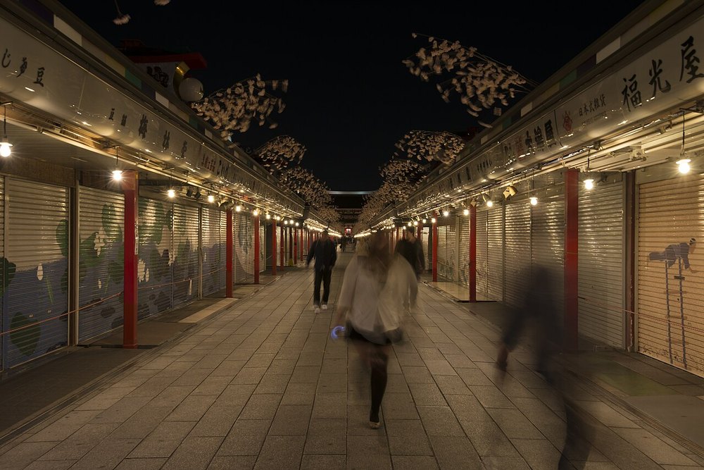 夜の仲見世通り