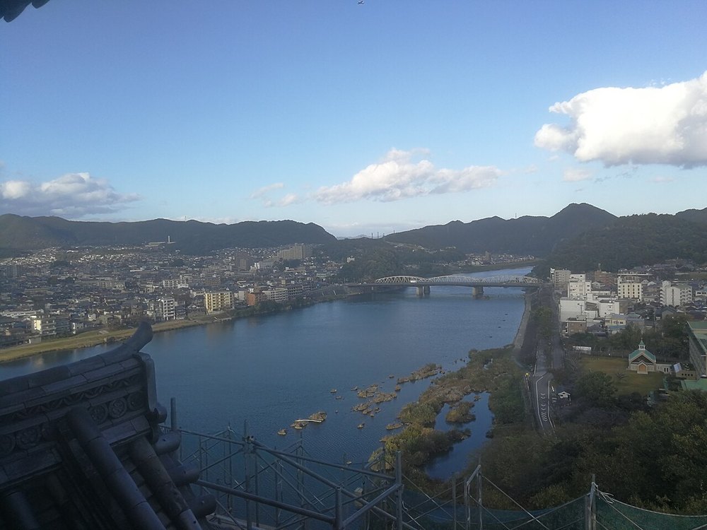 犬山城の天守の上から見た犬山の町並み
