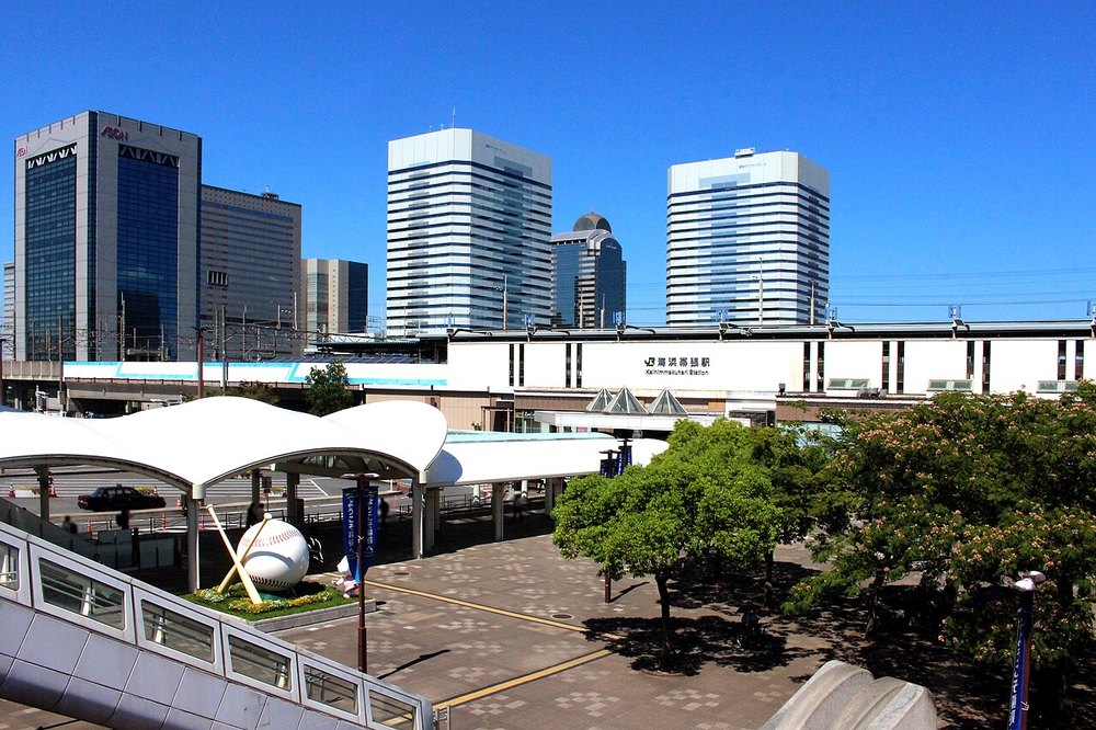 JR京葉線の海浜幕張駅の南口