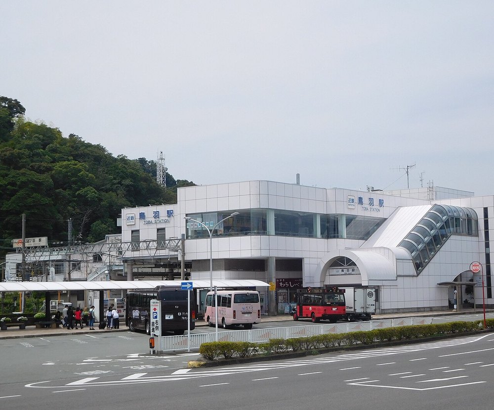 近鉄鳥羽駅の駅舎