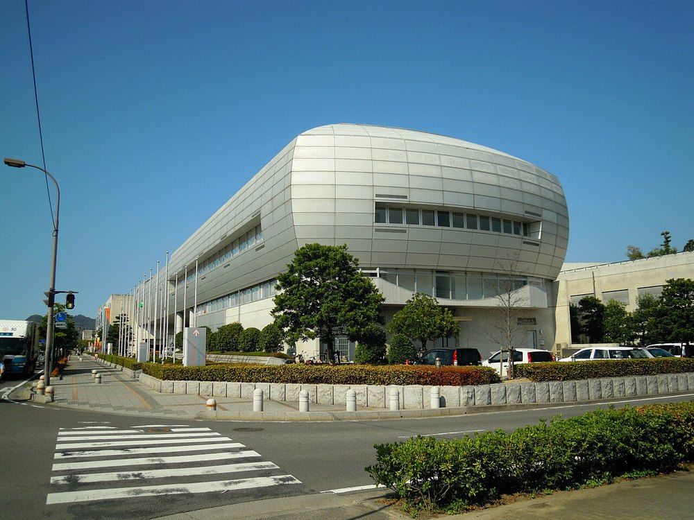 アイテムえひめ(愛媛県国際貿易センター)の外観